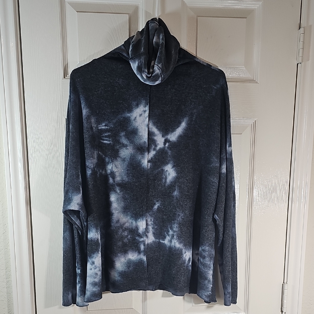 Final Touch Women's Soft Oversized Cloud Wash Tie-Dye Turtleneck Sweater Medium